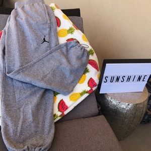 JORDAN JUMPMAN GREY SWEATPANTS